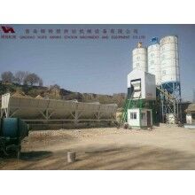 輝特攪拌站50站采用計算機加儀表的控制系統，計算速度快