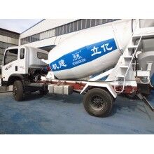 專業生產小型混凝土罐車，億立實業2m3攪拌罐車